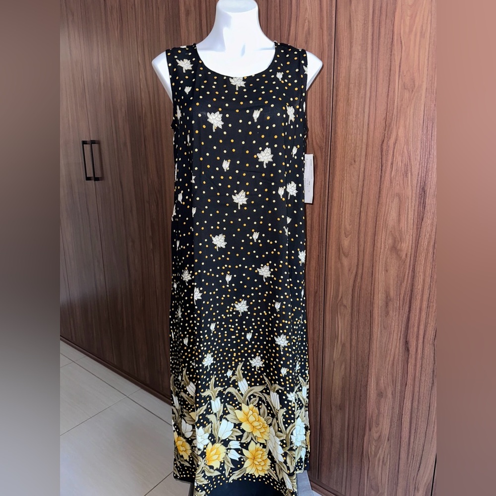 NWT. PHASES Maxi Sleeveless Summer Dress Size Medium